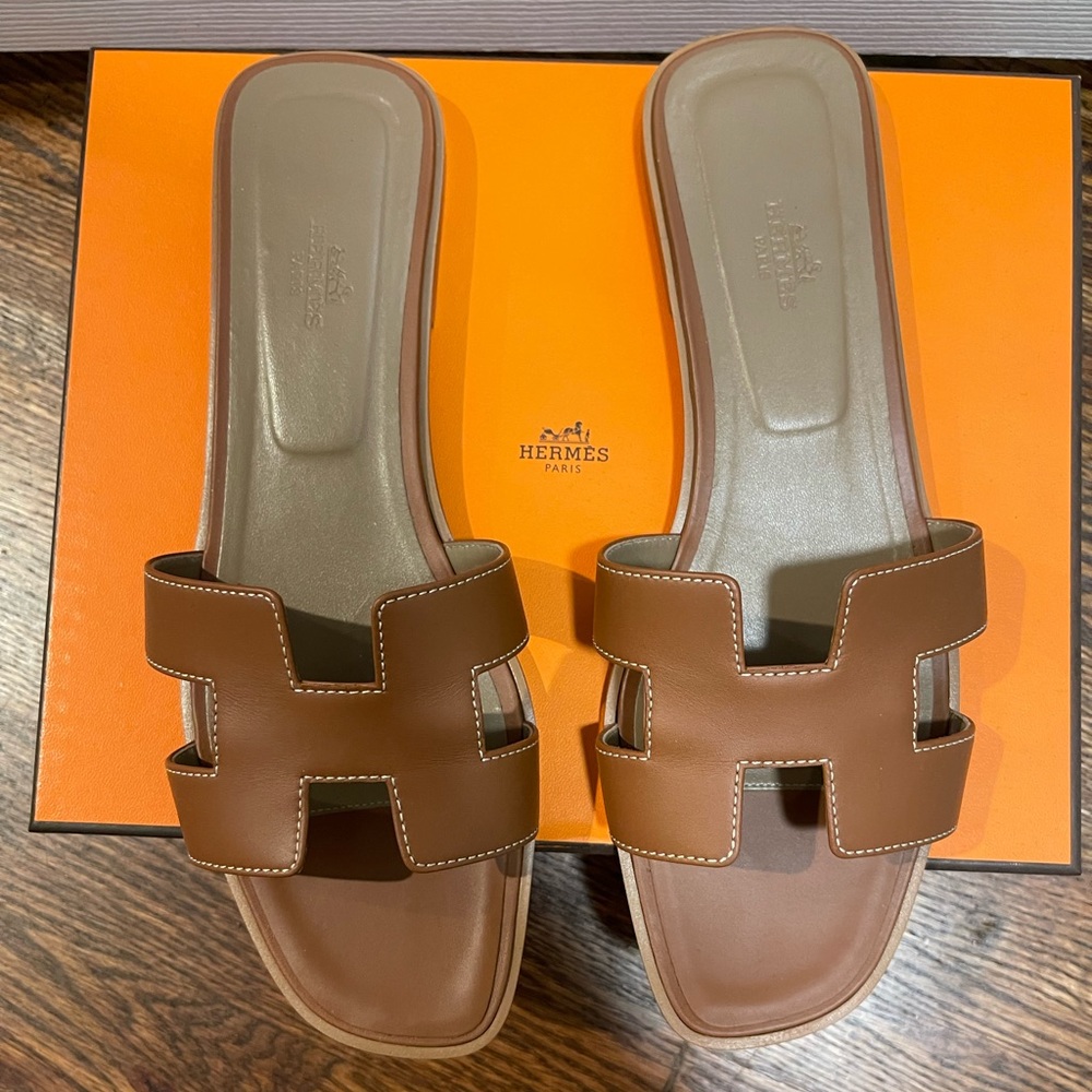 Hermes Oran Sandal Gold 42